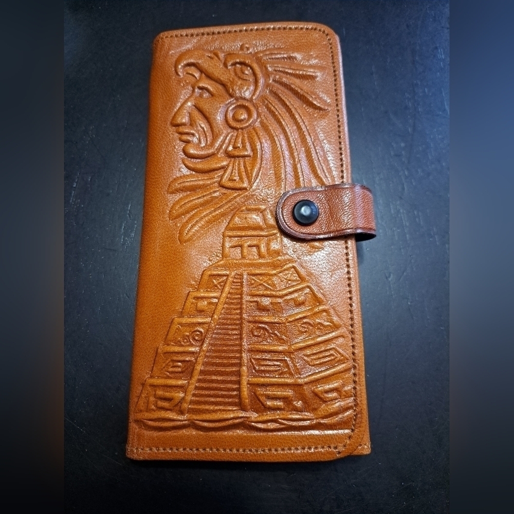 Vintage Quatzalcoat Leather Wallet Size 3.5"×7"